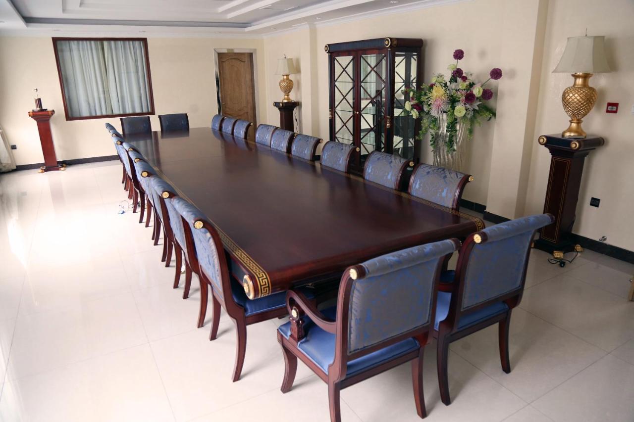 ברזוויל Hotel Amaritsah מראה חיצוני תמונה