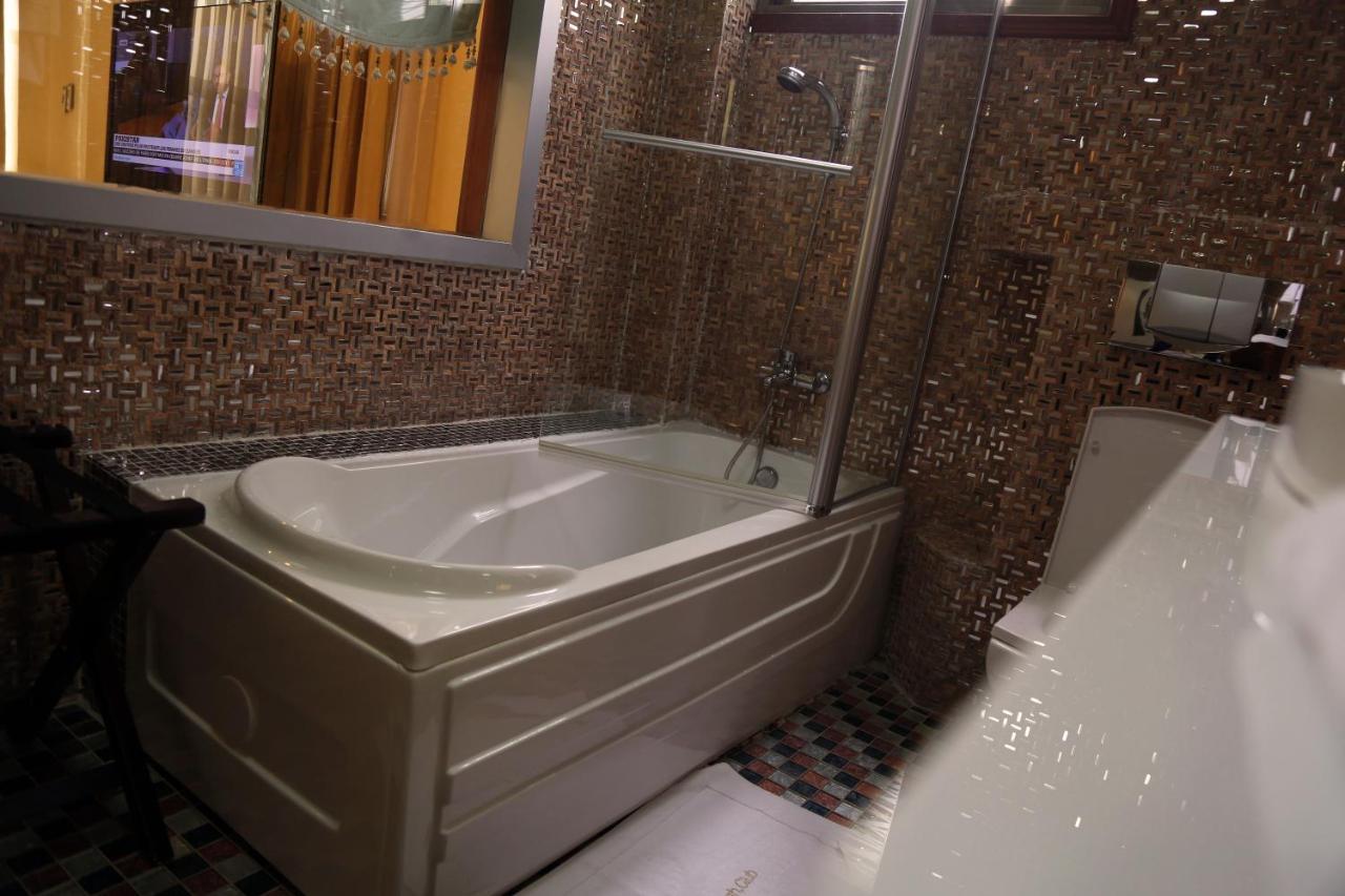 ברזוויל Hotel Amaritsah מראה חיצוני תמונה