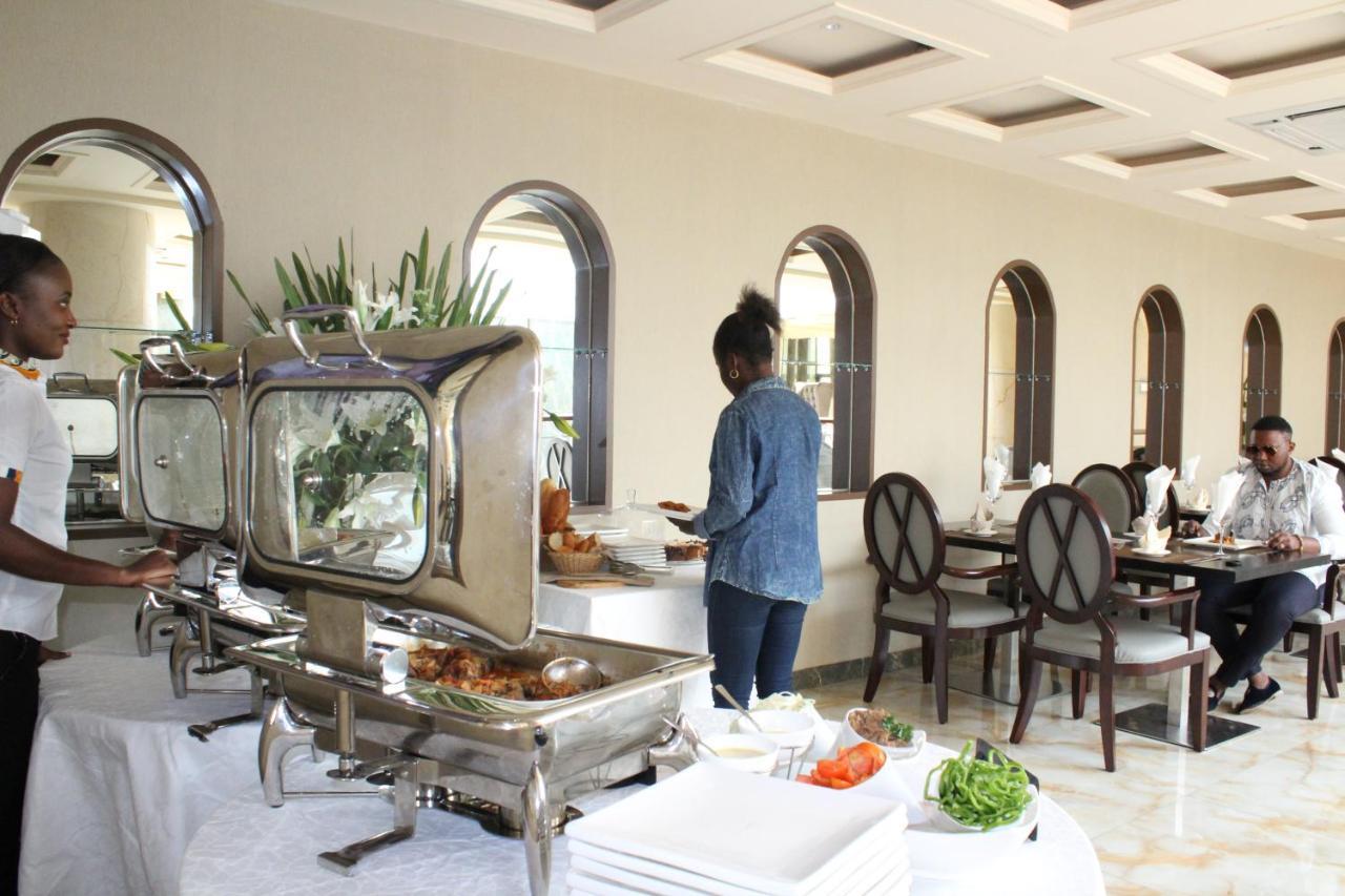 ברזוויל Hotel Amaritsah מראה חיצוני תמונה